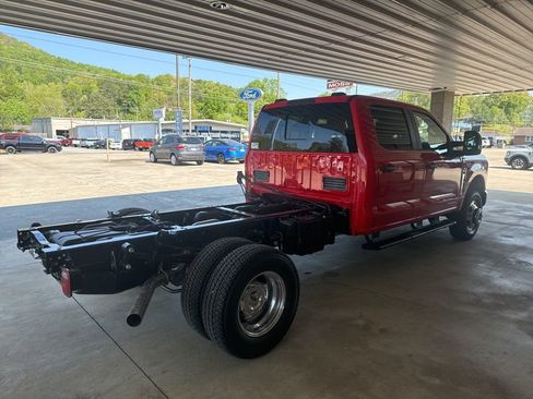 New 2026 Ford F350 4x4 Crew Cab DRW Super Duty image 4
