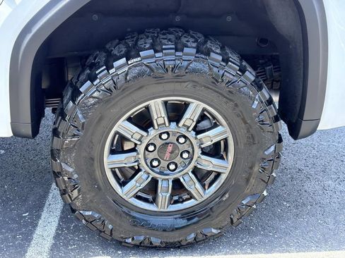 Used 2024 GMC Sierra 1500 AT4X AWD/4WD image 10