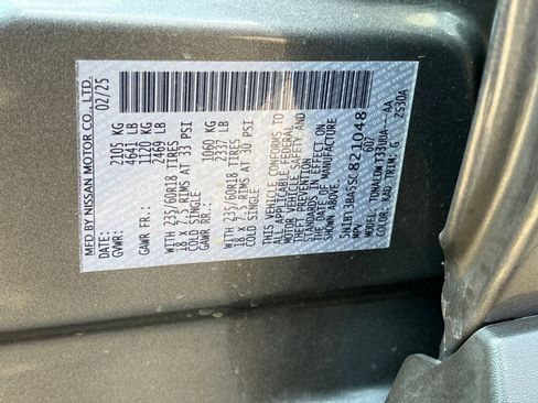 Used 2025 Nissan Rogue SV image 30