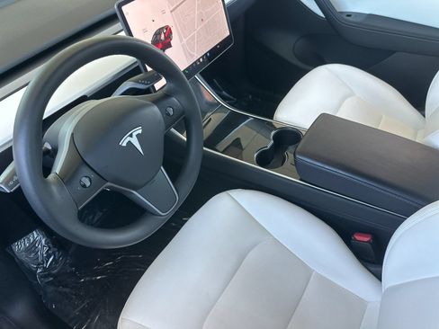 Used 2021 Tesla Model Y Long Range AWD/4WD image 10