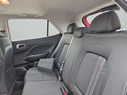 Used 2022 Hyundai Venue SEL FWD image 20