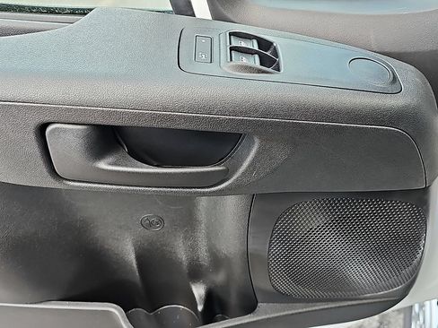 Used 2025 RAM ProMaster 2500 FWD image 12
