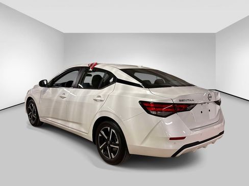 Used 2024 Nissan Sentra SV image 2