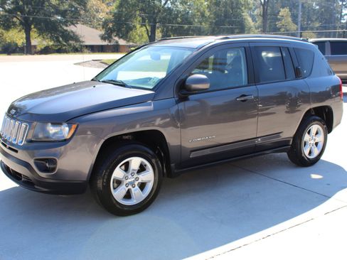 Used 2016 Jeep Compass Latitude image 22