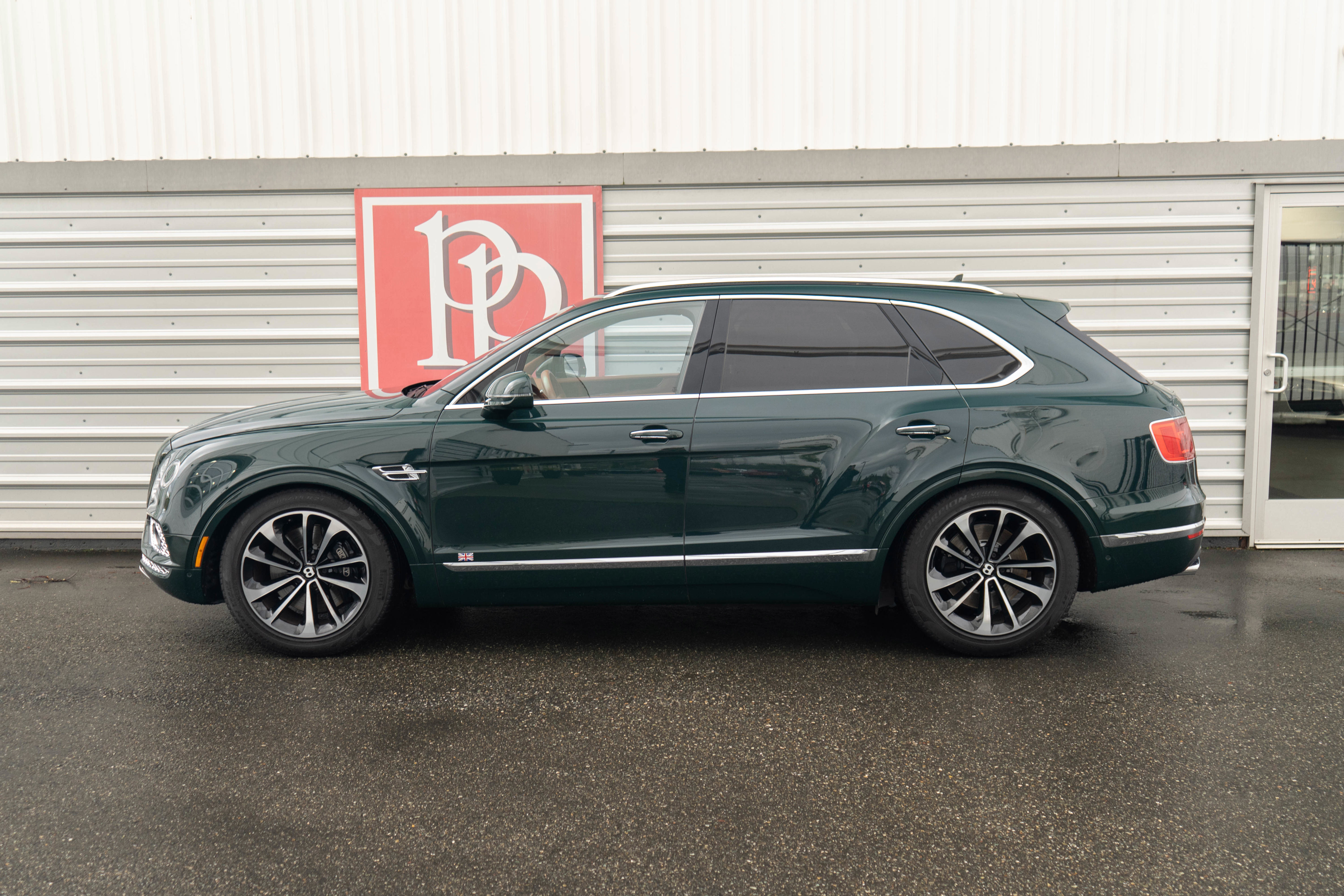 Used 2017 Bentley Bentayga AWD/4WD image 49