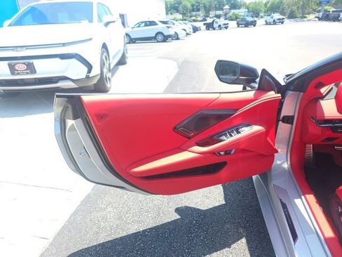 Used 2023 Chevrolet Corvette Stingray Premium Conv w/ Z51 Performance Package RWD image 11
