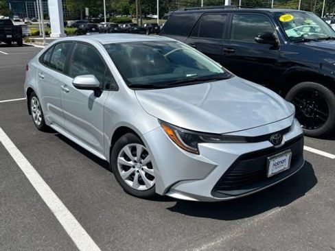 Used 2023 Toyota Corolla LE w/ Carpet Mat Package (TMS) FWD image 2