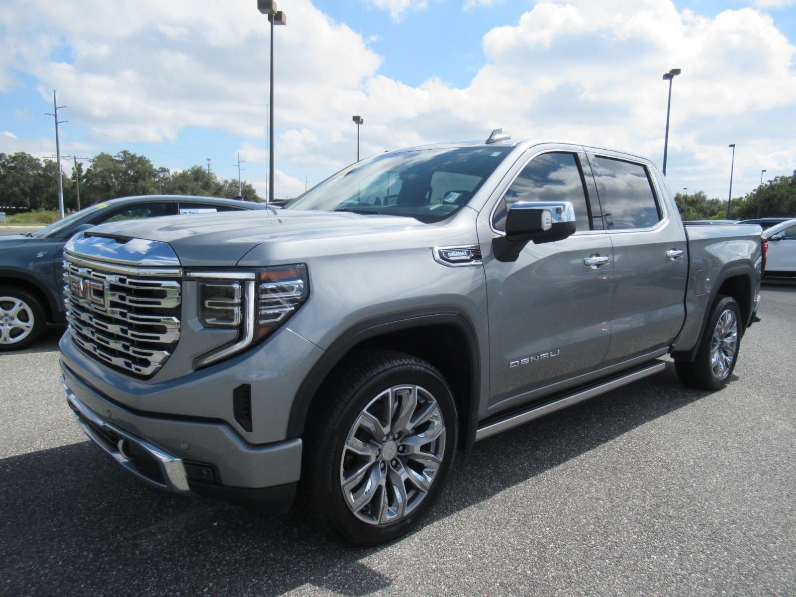 Used 2025 GMC Sierra 1500 Denali w/ Denali Reserve Package AWD/4WD image 3