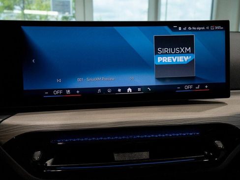 Used 2025 BMW 330i xDrive Sedan w/ Premium Package image 28