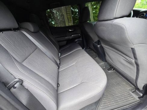 Used 2018 Toyota Tacoma TRD Sport RWD image 13