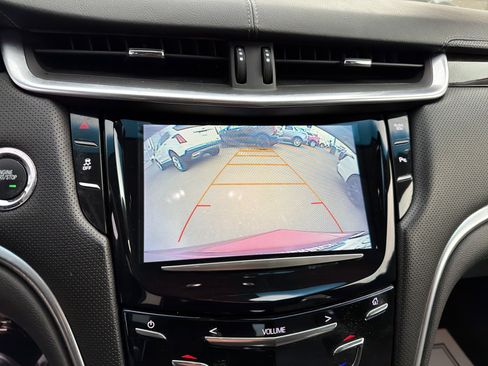 Used 2017 Cadillac XTS Luxury image 18