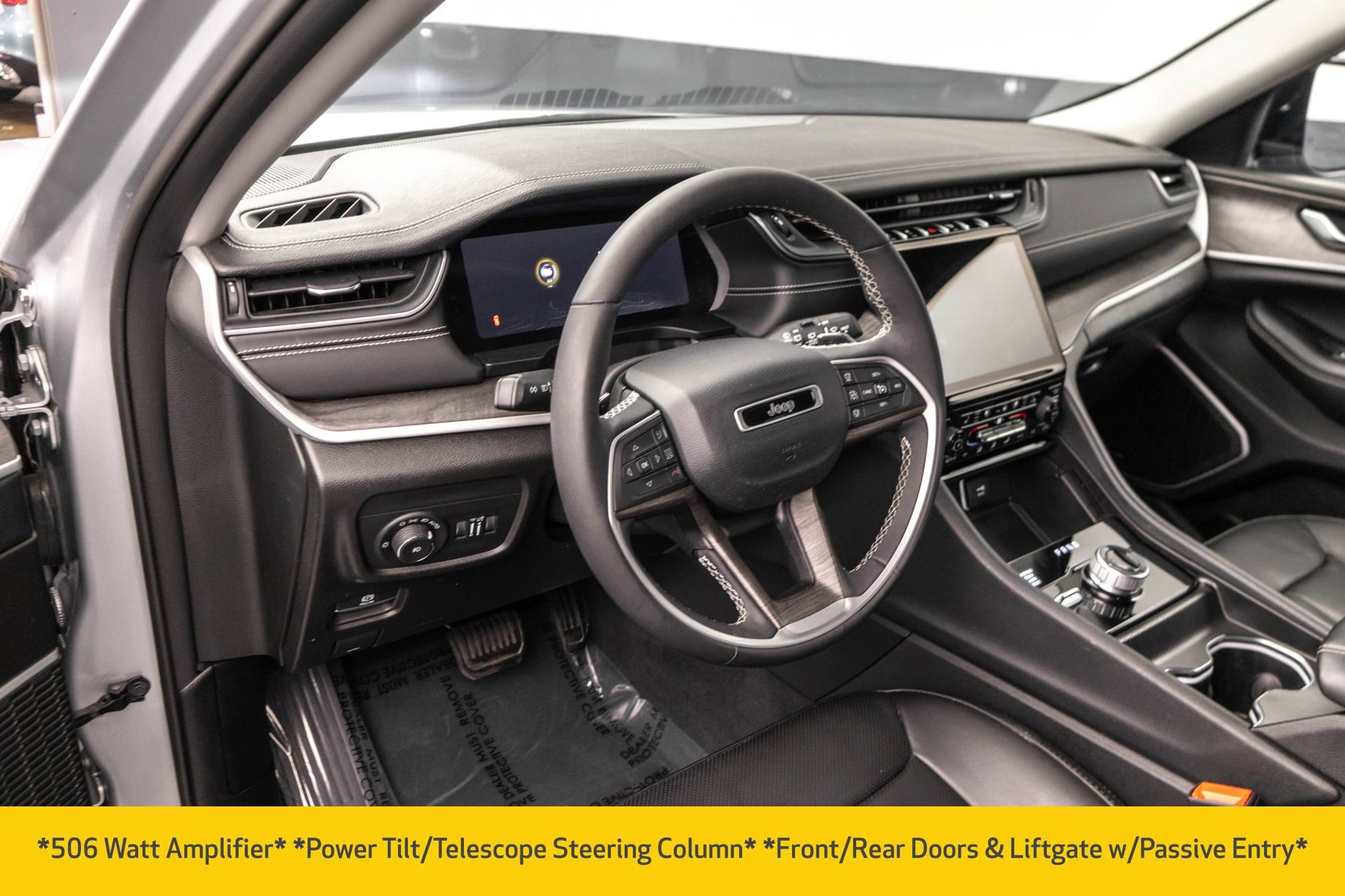 Used 2023 Jeep Grand Cherokee Limited w/ Luxury Tech Group II AWD/4WD image 5