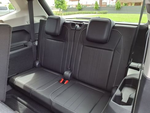 Used 2023 Volkswagen Tiguan SE FWD image 21
