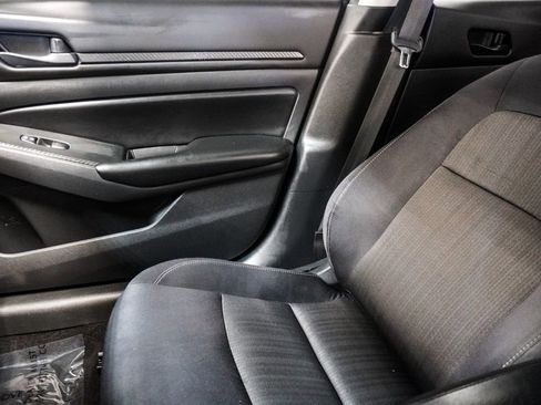 Used 2024 Nissan Altima 2.5 S image 36