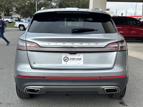 Used 2022 Lincoln Nautilus Reserve w/ Equipment Group 201A image 6