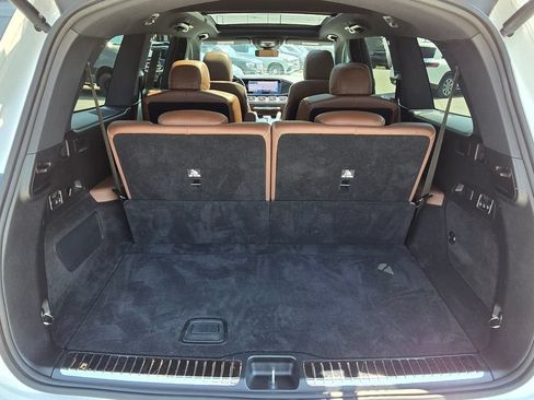 Used 2024 Mercedes-Benz GLS 450 4MATIC image 10