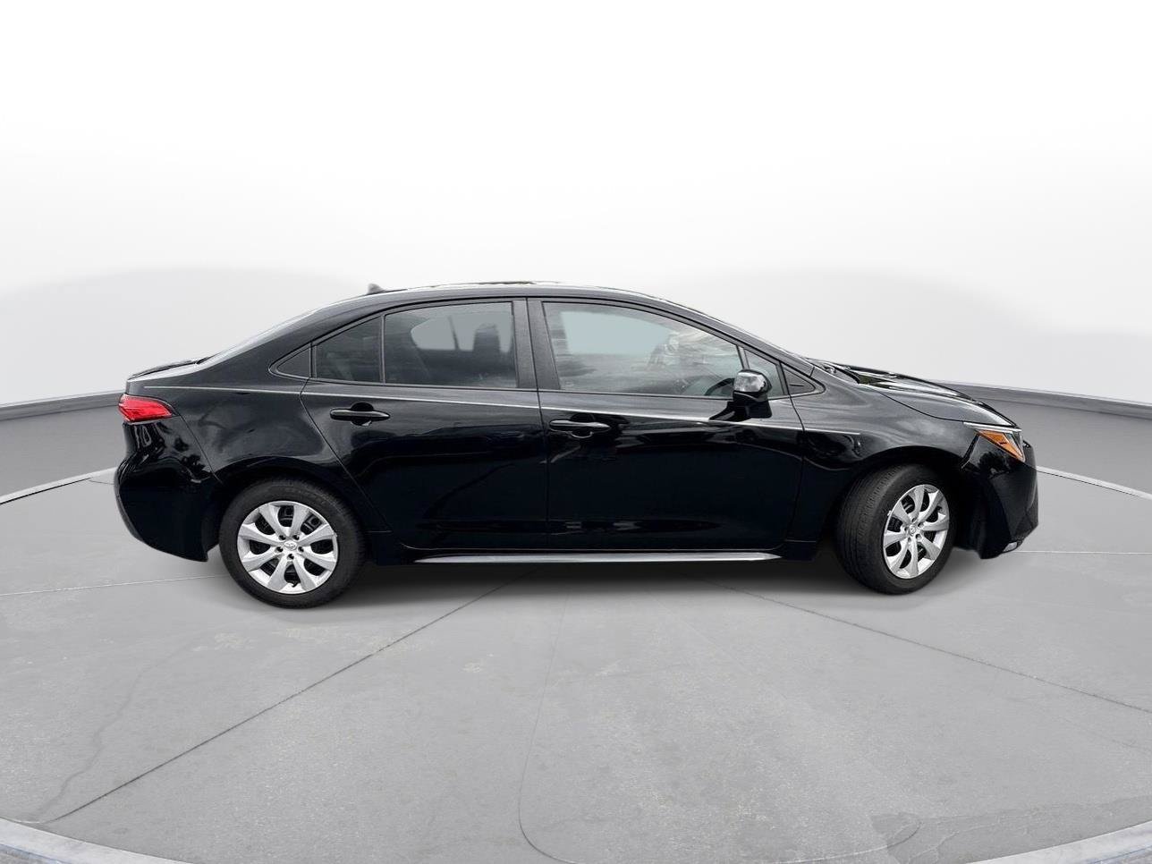 Certified 2024 Toyota Corolla LE FWD image 5