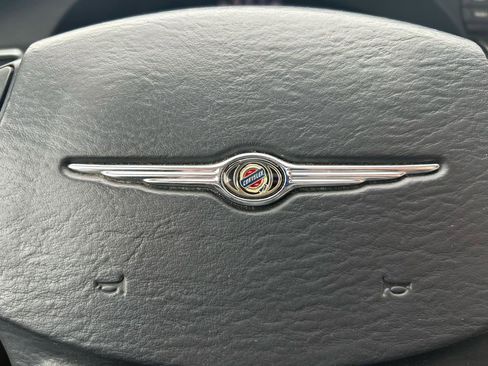 Used 2007 Chrysler Pacifica Limited image 24