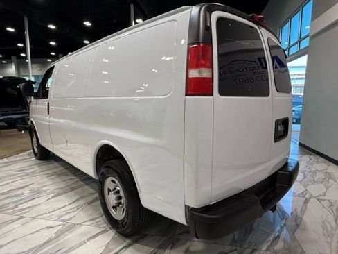 Used 2015 Chevrolet Express 3500 RWD image 8