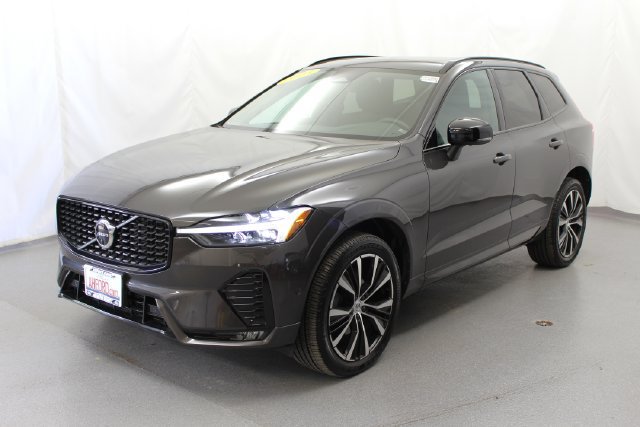 Used 2023 Volvo XC60 B5 Plus w/ Protection Package Premier AWD/4WD image 4