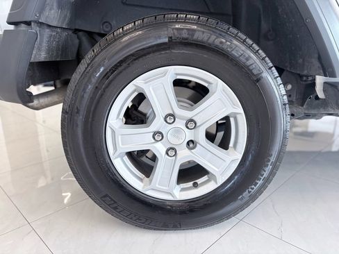 Used 2018 Jeep Wrangler Unlimited Sport S AWD/4WD image 41