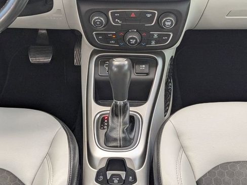 Used 2018 Jeep Compass Latitude w/ Popular Equipment Group FWD image 18