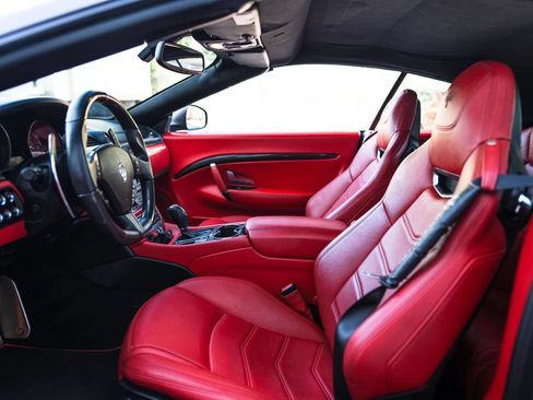 Used 2015 Maserati GranTurismo MC RWD image 23
