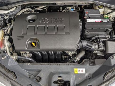 Used 2018 Toyota C-HR XLE image 30