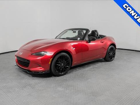 Used 2016 MAZDA MX-5 Miata Club RWD image 2
