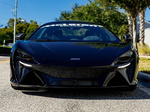 Used 2023 McLaren Artura RWD image 28