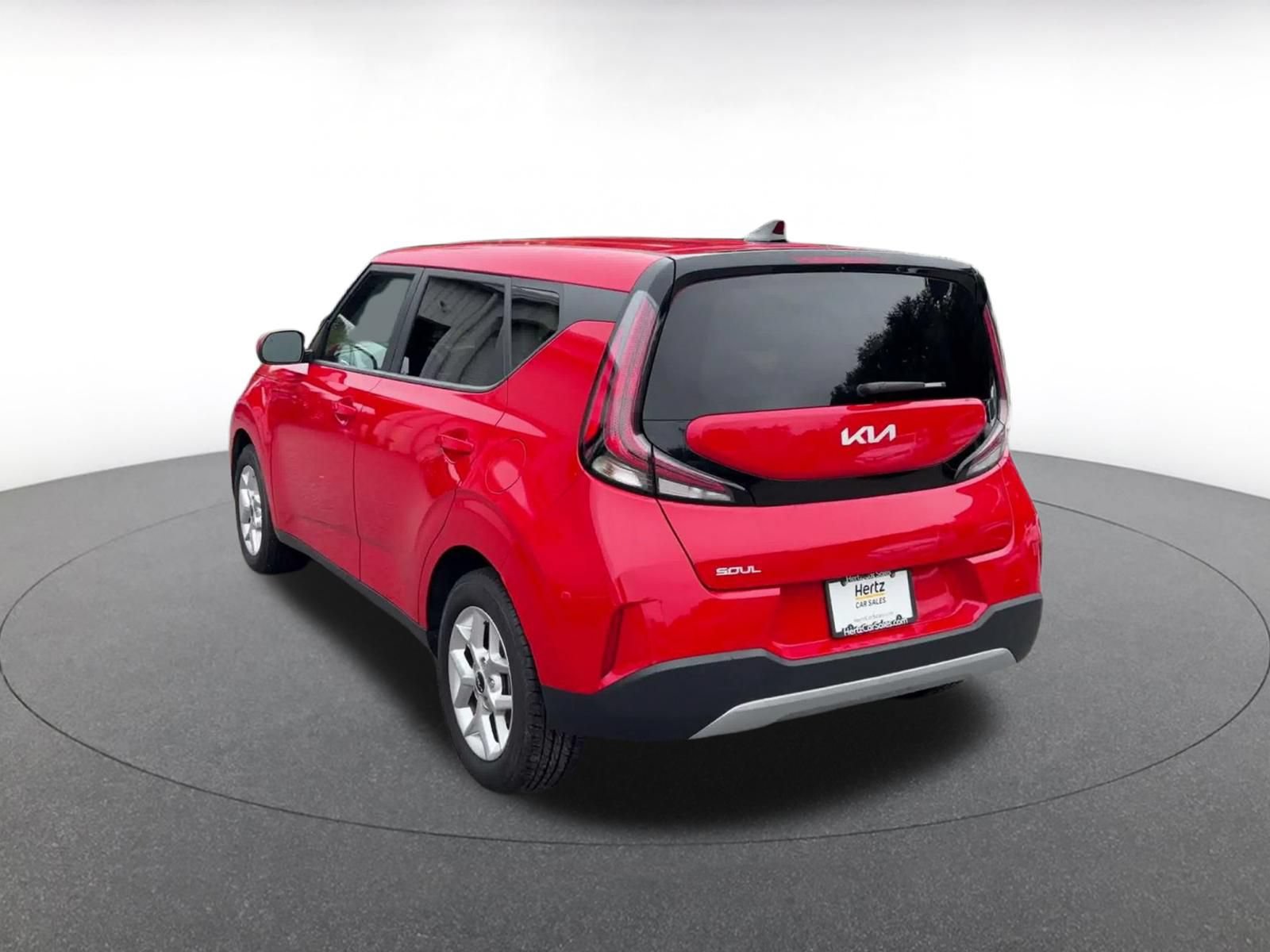 Used 2025 Kia Soul LX w/ LX Technology Package FWD image 9