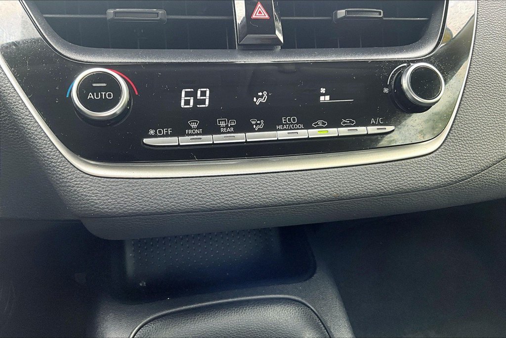 Used 2021 Toyota Corolla LE w/ Carpet Mat Package (TMS) FWD image 26