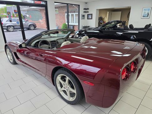 Used 2003 Chevrolet Corvette Convertible w/ Preferred Equipment Group1 RWD image 7