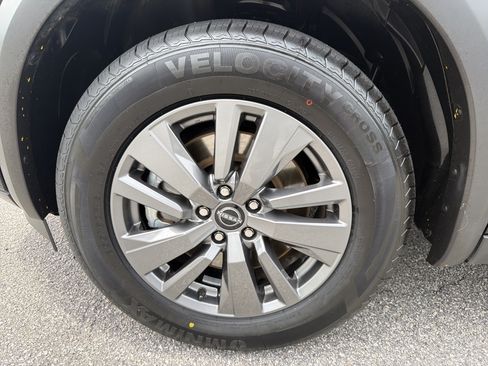Used 2025 Nissan Pathfinder SV FWD image 20