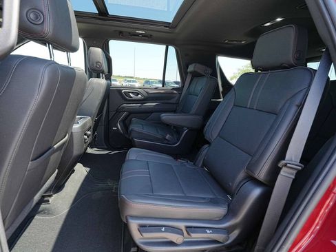 Used 2022 Chevrolet Tahoe RST w/ Luxury Package AWD/4WD image 19