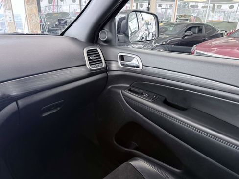 Used 2021 Jeep Grand Cherokee Laredo X image 42