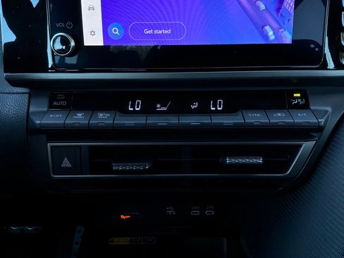 Used 2026 Toyota Camry SE FWD image 29