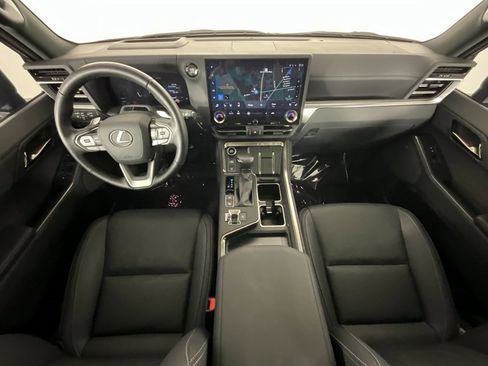 Used 2025 Lexus GX 550 image 10