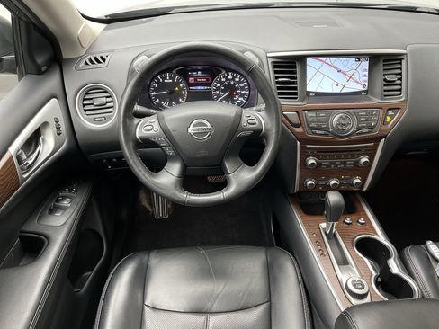 Used 2019 Nissan Pathfinder Platinum image 15