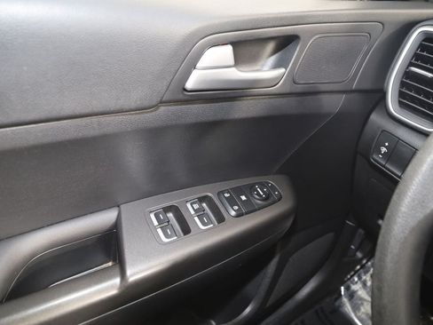 Used 2020 Kia Sportage LX AWD/4WD image 26