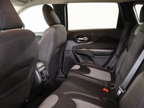 Used 2016 Jeep Cherokee Sport AWD/4WD image 28