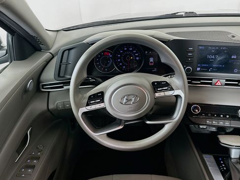 Used 2023 Hyundai Elantra SEL FWD image 18
