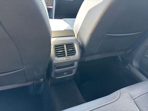 Used 2025 Volkswagen Taos SE image 24