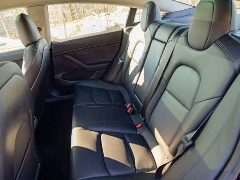 Used 2023 Tesla Model 3 Standard Range image 25