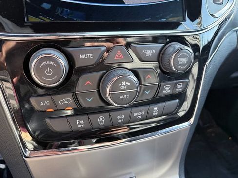 Used 2022 Jeep Grand Cherokee Limited AWD/4WD image 18
