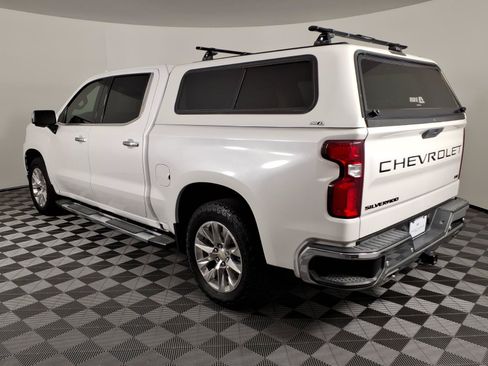 Used 2020 Chevrolet Silverado 1500 LTZ AWD/4WD image 3