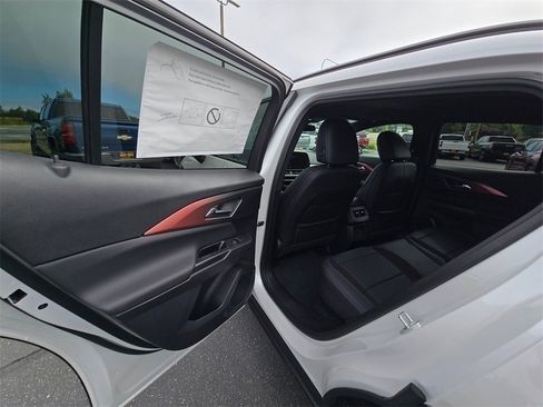 New 2025 Chevrolet Equinox EV RS image 2