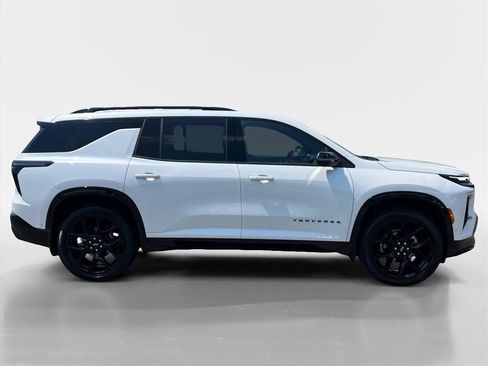 Used 2025 Chevrolet Traverse RS AWD/4WD image 6