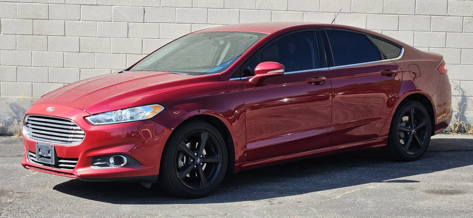 Used 2016 Ford Fusion SE FWD image 1
