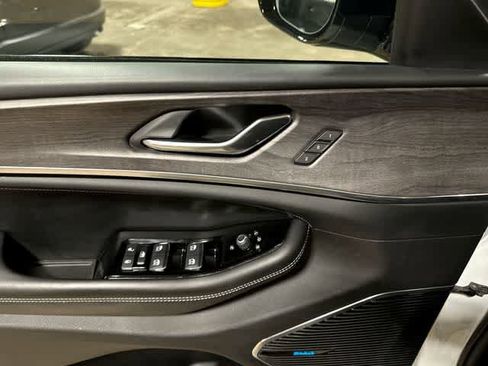 Used 2021 Jeep Grand Cherokee L Overland AWD/4WD image 24